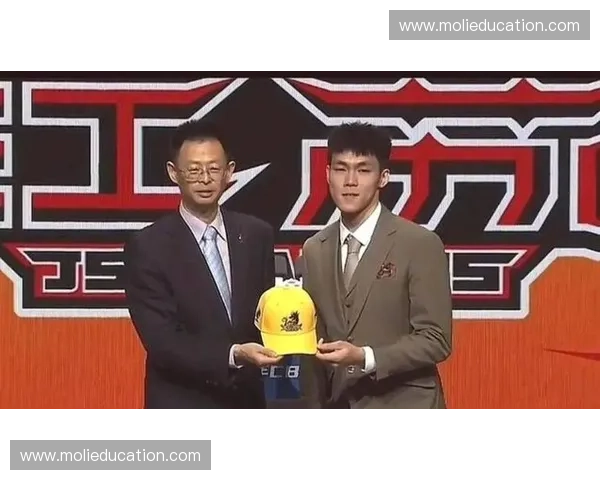 最佳星锐庞峥麟成为江苏队重建希望，其持球核心打法为球队注入了急需的进攻活力